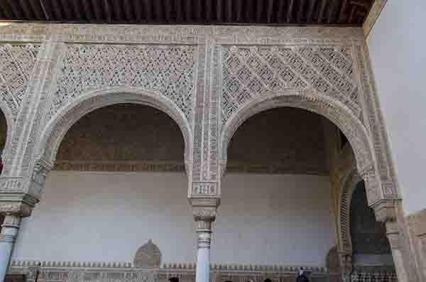 Granada 036 - La Alhambra - palacios Nazaries - Patio de Arrayanes.jpg